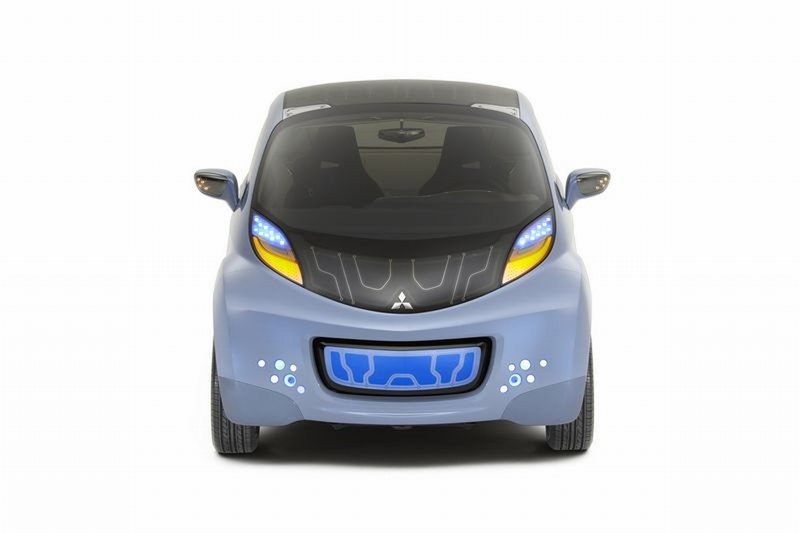 Illustration for article titled Mitsubishi iMiEV Sport Air Concept: Similar Body, Tron-Like Interior